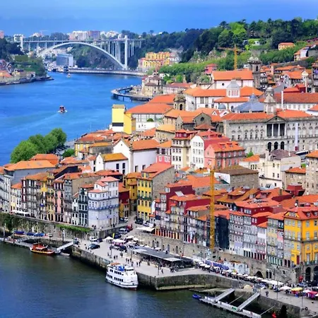 Well-equipped In Lägenhet Oporto